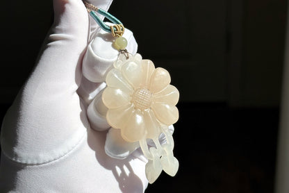 Certified Natural Lotus Pink Nephrite Jade Hand Carved Sunflower Pendant, 天然藕粉和田玉手工雕刻向日葵吊坠