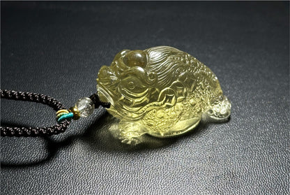 21.45 grams,Natural Authentic Libyan Desert Glass Tektite Hand Carved Money Toad Pendant,  天然利比亚黄金陨石手雕金蟾吊坠