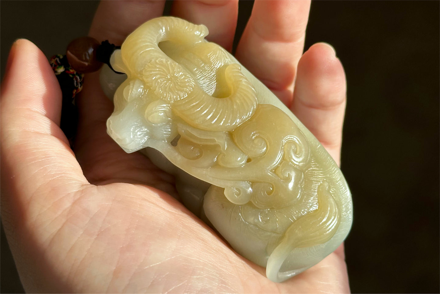 182.58Grams, Certified Natural High-Quality Qiemo Warm White and Yellow Sugar Hand Carvd Nephrite Jade Hand-Carved Buffalo Handheld Piece, 天然且末青白带黄糖和田玉手工雕刻水牛手把件