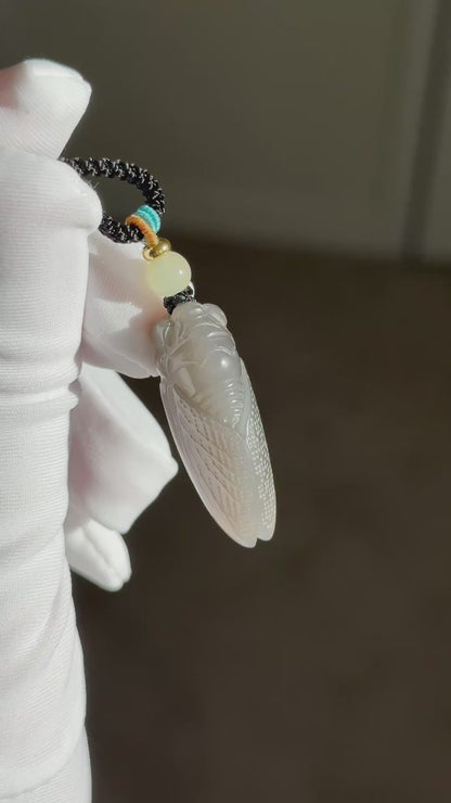 Certified Natural Emerald Green in Rich Smoky Purple Nephrite Jade Carved Cicada pendant, 天然浓烟紫带翠和田玉雕刻一鸣惊人(蝉)吊坠