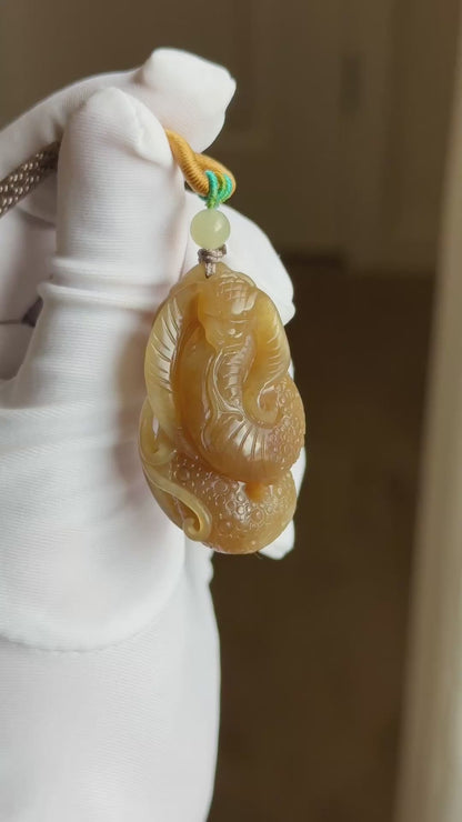 Certified Natural Yellow Sugar Nephrite Jade Hand-Carved Cobra Pendant – Jade Snake Pendant, 天然且末黄糖和田玉手工雕刻眼镜蛇吊坠吊坠