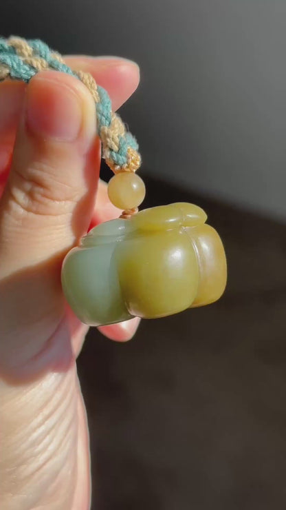 Certified Natural Qiemo Blue and Sugar Nephrite Jade Hand-Carved Persimmon Small Handheld, 天然且末蓝带糖柿子小手把