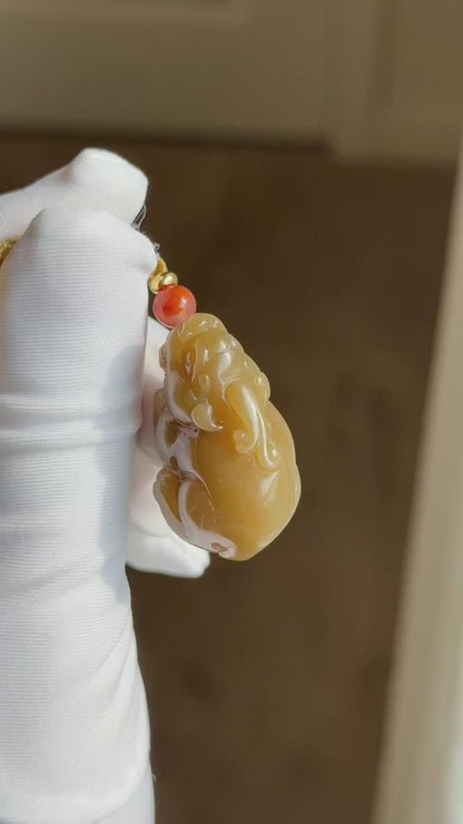 Certified Natural Yellow Sugar Nephrite Jade Hand-Carved Pixiu Pendant, 天然且末黄糖和田玉手工雕刻貔貅吊坠