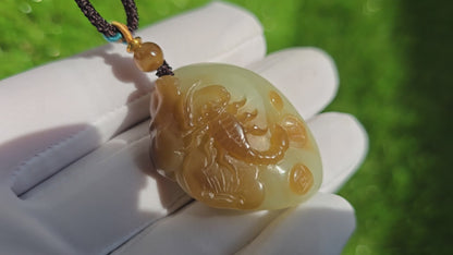 Certified Natural Qiemo Sugar and Warm White Nephrite jade Hand Carved Scorpion Pendant, 且末糖白和田玉手工雕刻蝎子(独霸一方）吊坠